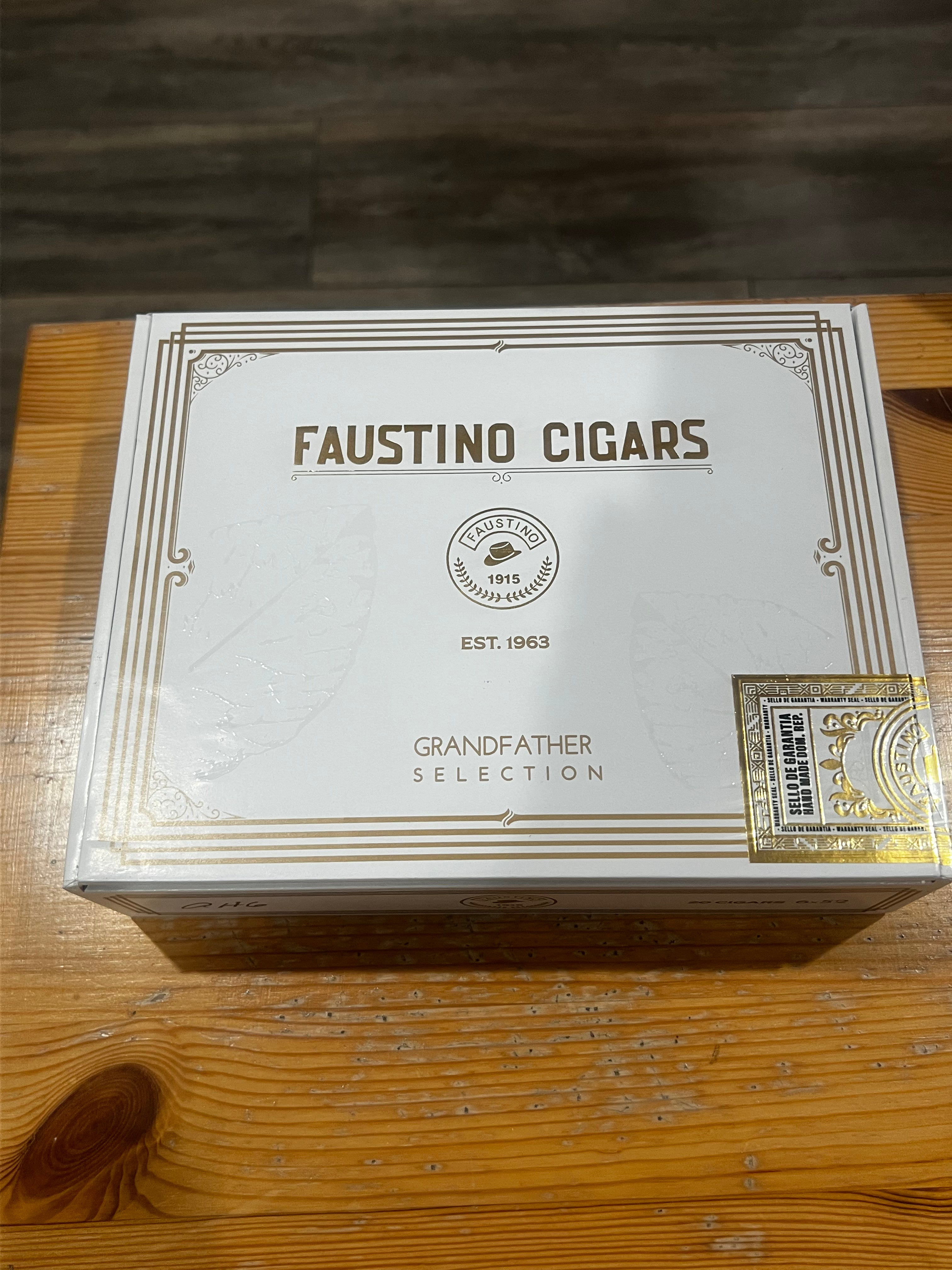 The grandfather selection generation III . ( the box contains 20 cigars. )