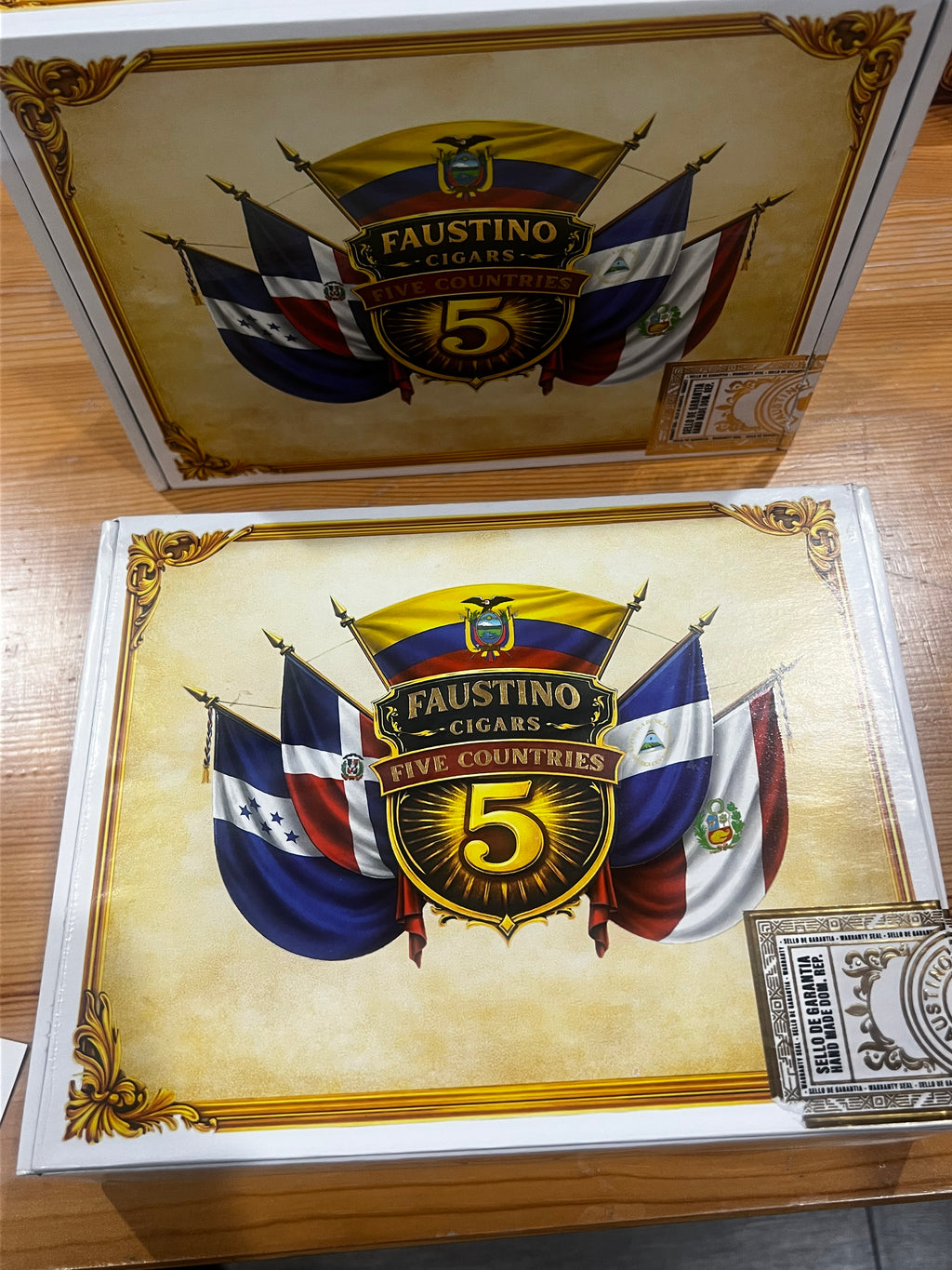 Five Country selection ( the box contains 20 cigars )